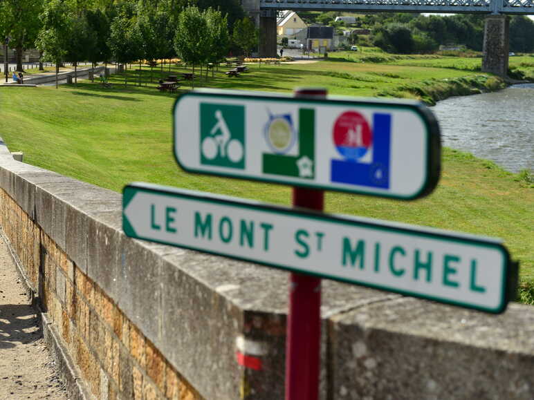 Panneaux itinéraires cyclables en France