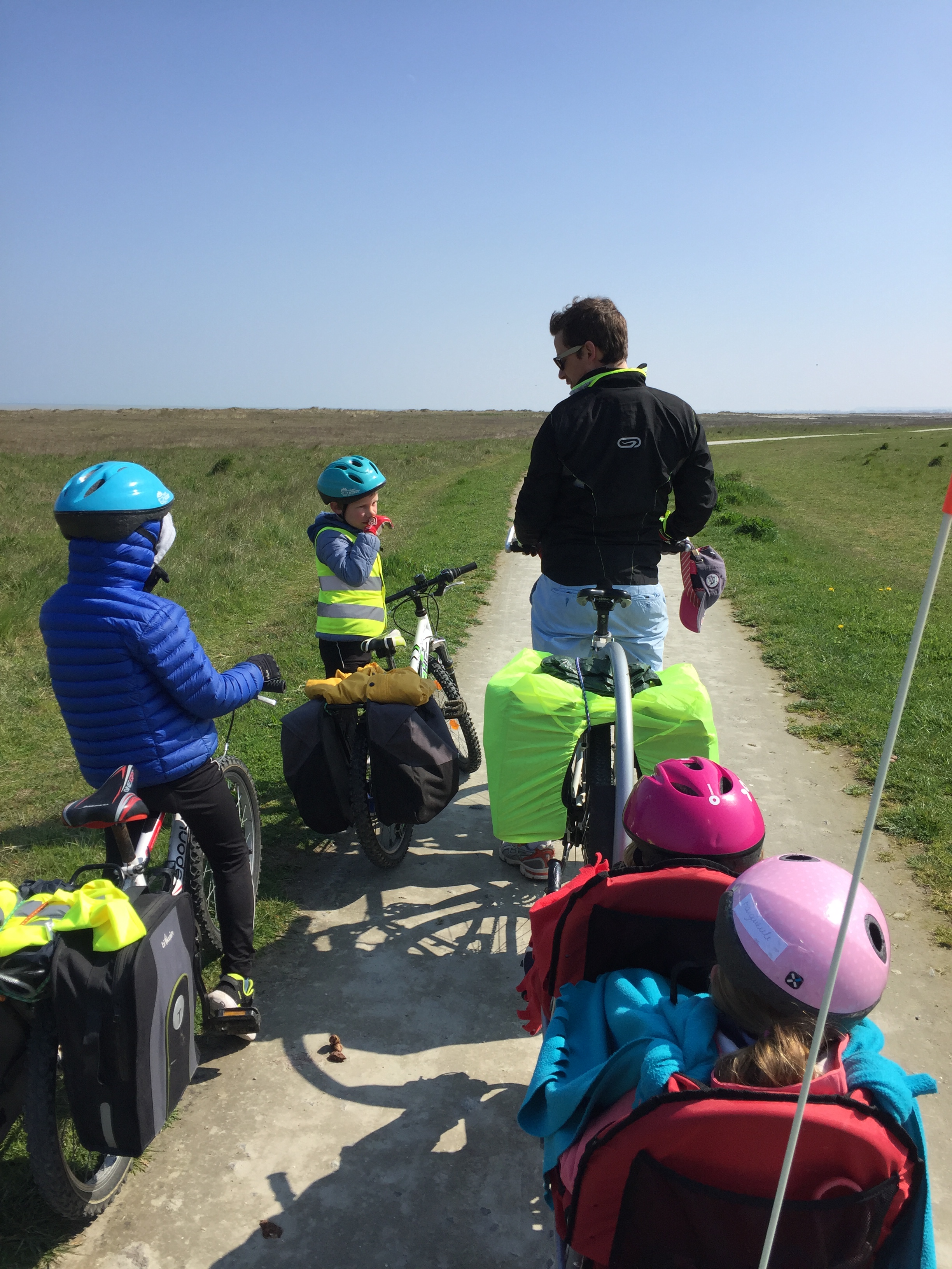 A vélo en famille avec 4 enfants sur l'EuroVelo 4