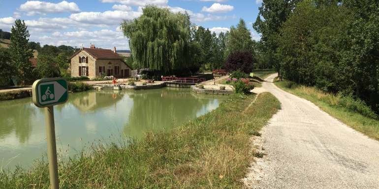 Canal de Bourgogne à vélo par Graines de Baroudeurs