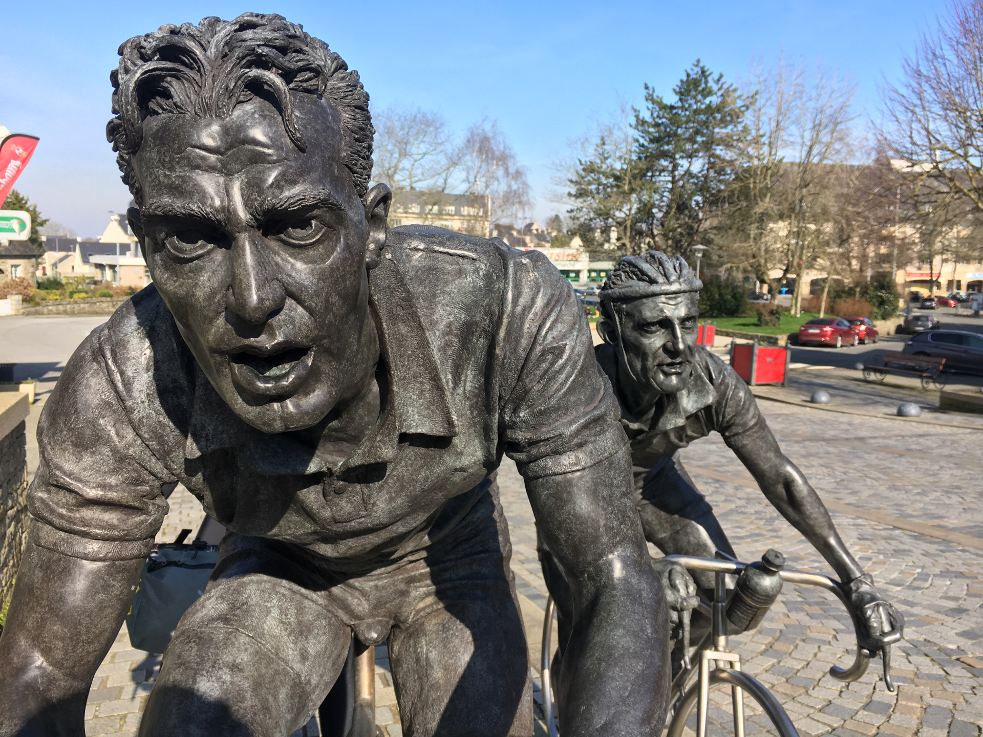 Statues de cyclistes