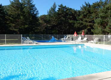 Camping Les Sérigons La Roche des Arnauds : piscine