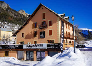 L'hotel sous le soleil et la neige