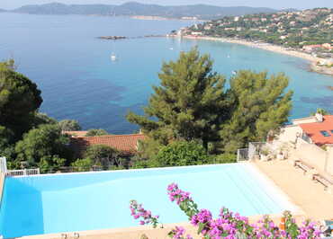 Vue mer et la piscine