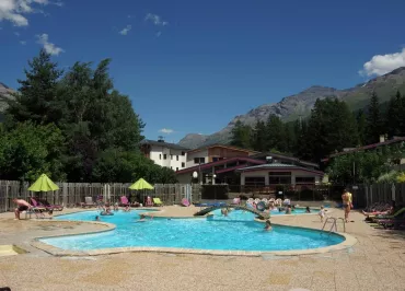 A Val Cenis Lanslebourg, la piscine du centre de vacances Ethic Etapes CIS