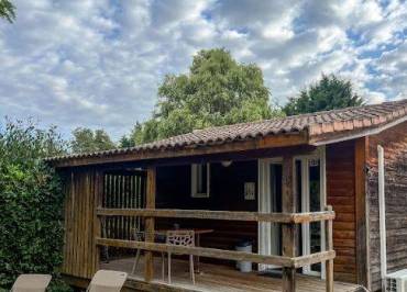 Châlet hôtelier - Camping à la ferme des Epinettes à St Romain de Jalionas - Balcons du Dauphiné