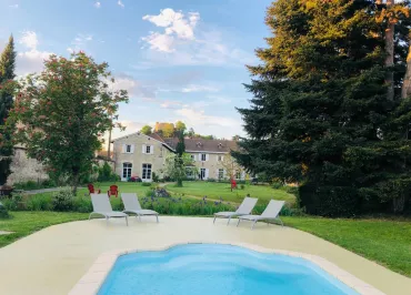 Le parc et sa piscine