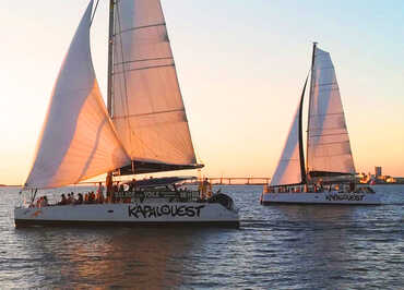 Balade en mer sur catamaran à voile à l'heure de l'apéro - Kapalouest