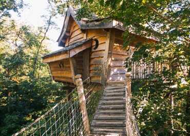 La cabane perchée - Colline de boutiès