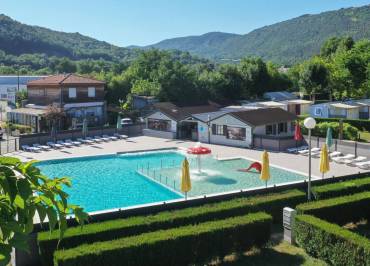 vue piscine camping du lac