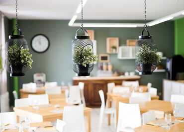 Salle de restaurant du domaine de Garabaud