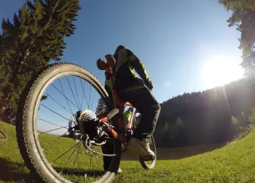 Location de VTT électriques Escapade à La Voreille