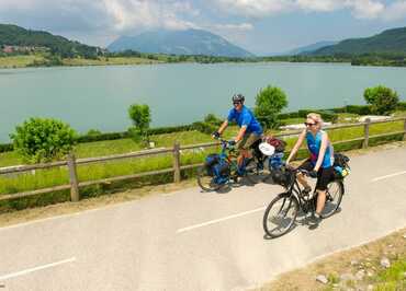 location vélo électrique sur la via Rhôna et parcours à thème