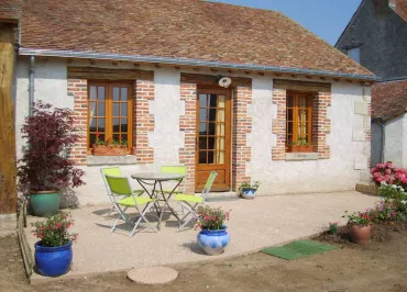 Chambres d'hôtes la Volière, l'Eglantier et la roulotte Esméralda