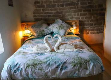 CHAMBRE D'HÔTES - HÔTEL ENFONCÉ