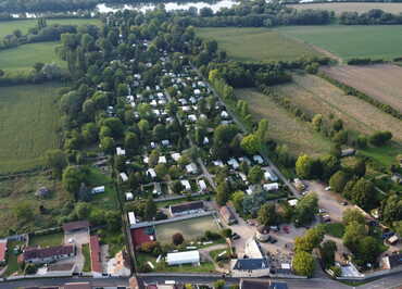 © Camping Château de Bouafles