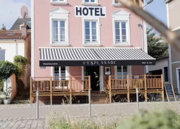 L'Esplanade Hôtel · Restaurant · Bar à vin