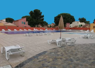 Piscine 25m sur 12.5m et grande pataugeoire