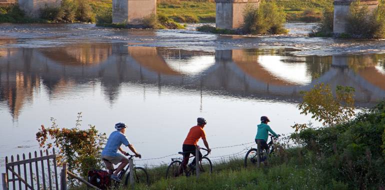 Les bords de best sale loire à vélo