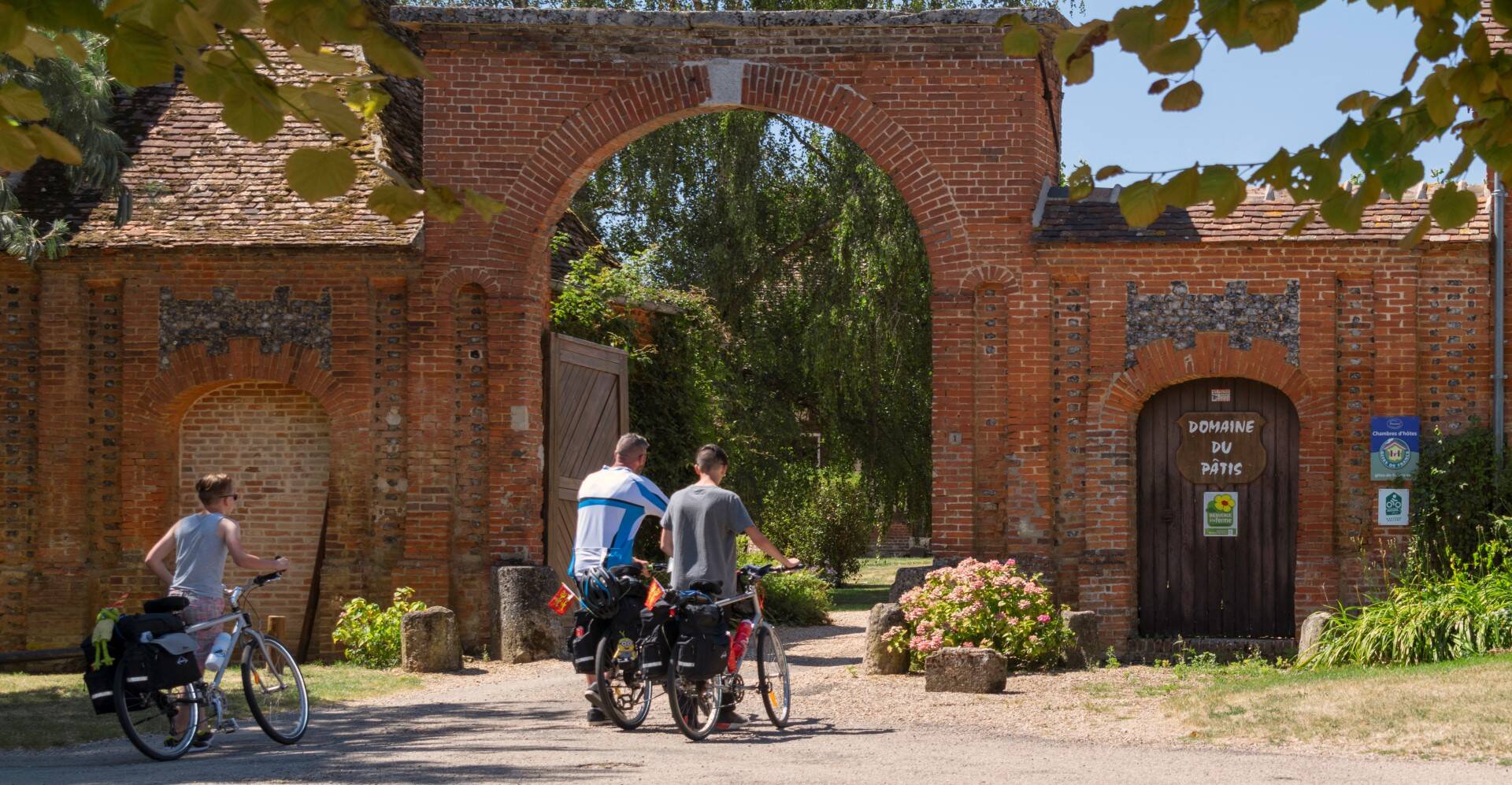Itineraire Cyclable De Paris A Londres Gisors St Germer De Fly Vallee De L Epte