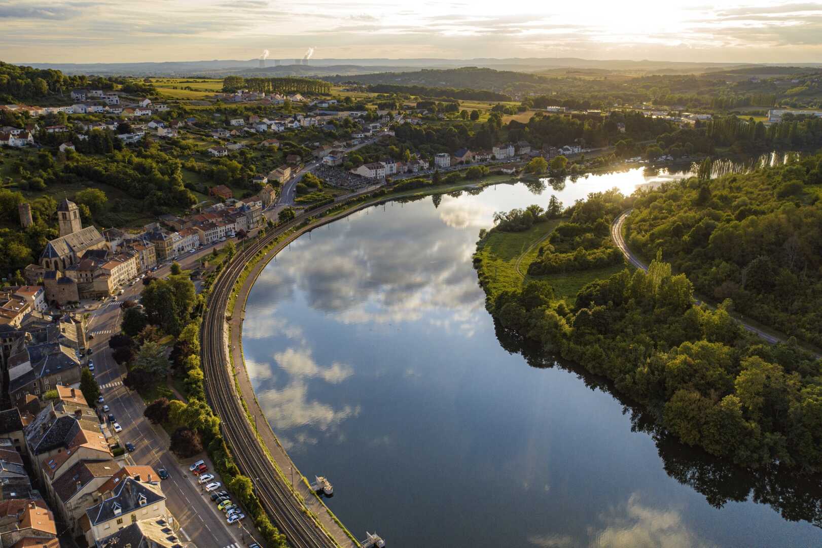 La Voie Bleue Moselle Saone A Velo Sierck Les Bains Thionville