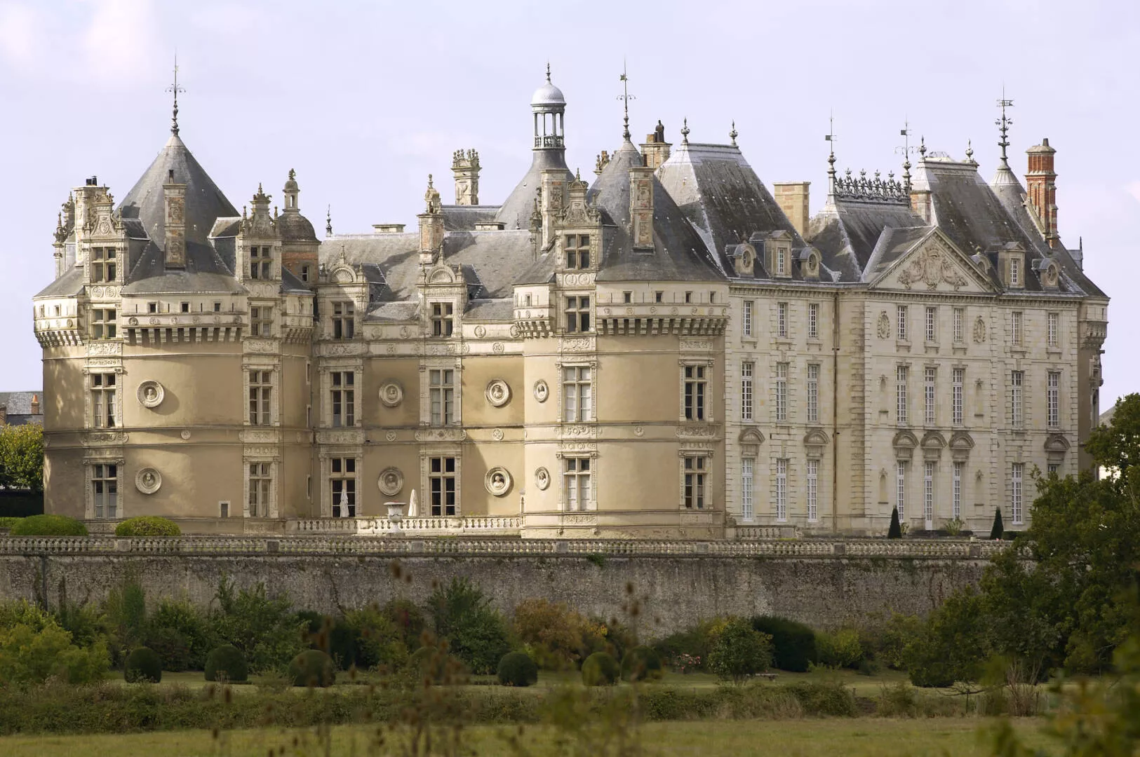 1853年 古書 LES RÉCITS DU CHÂTEAU The Ladies of Zamora By Peter Linehan