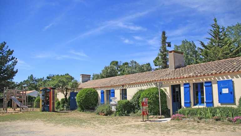 CAMPING LES PINÈDES DE LA CAILLAUDERIE, Campings à Saint-Jean-de-Monts