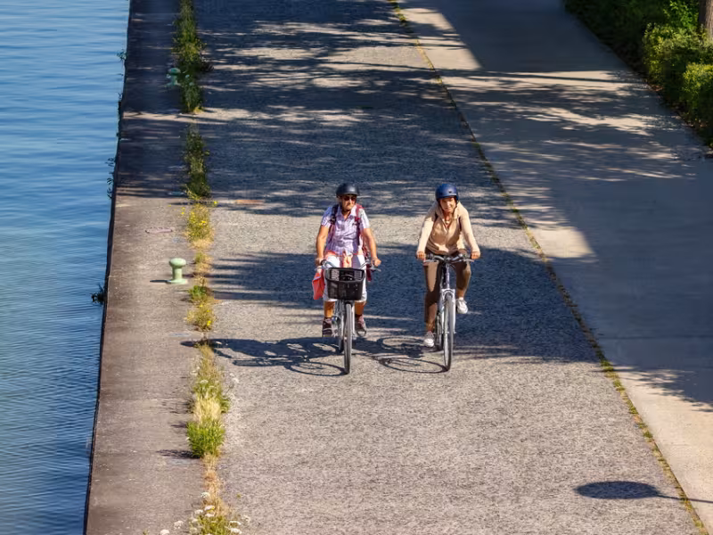 Vélos sur la voie verte du Canal Saint-Denis