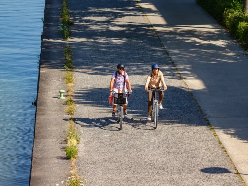 Vélos sur la voie verte du Canal Saint-Denis