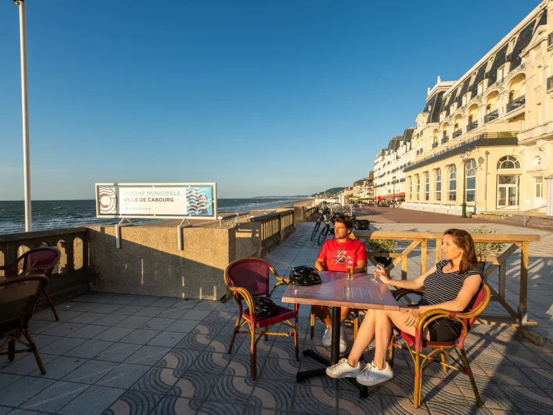 Pause à Cabourg face à la mer