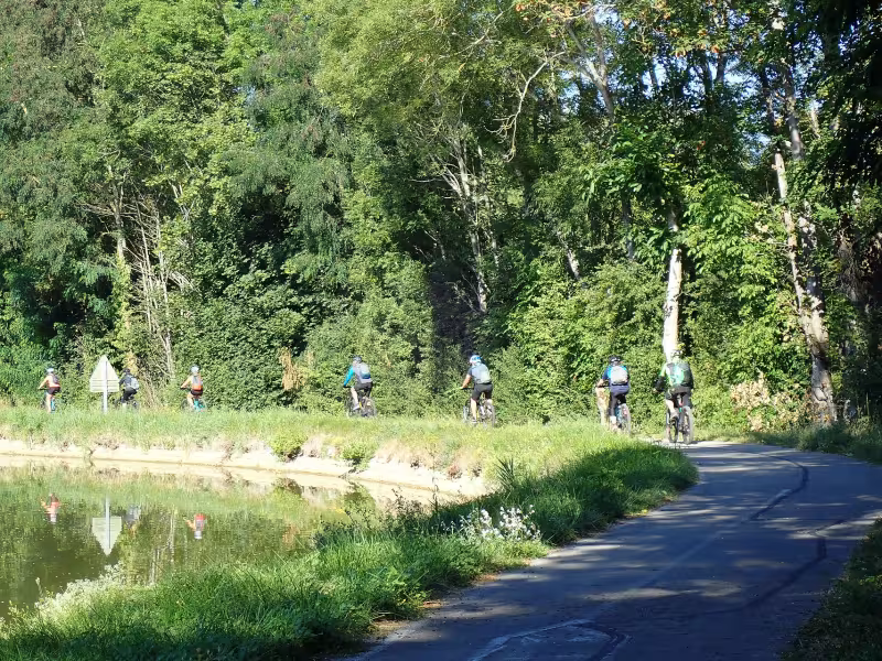 Groupe sur le canal du Centre