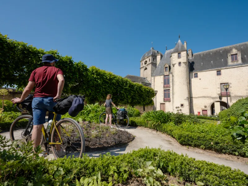Cyclistes à Alençon