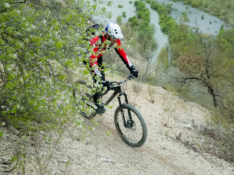 Descente VTT entre	D igne-les-Bains et Château-Arnoux-Saint-Auban