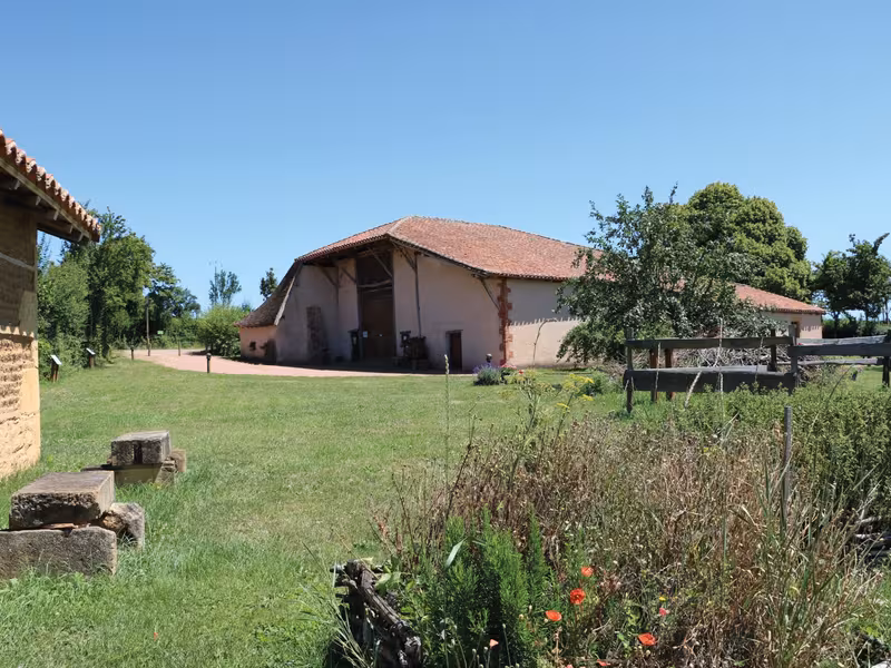 Grand Couvert des Perches à Saint-Hilaire-sous-Charlieu