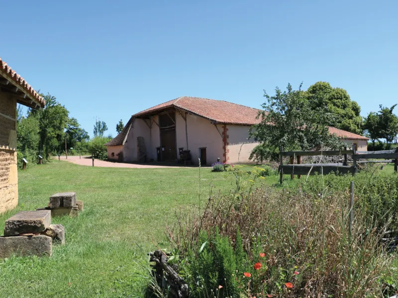 Grand Couvert des Perches à Saint-Hilaire-sous-Charlieu