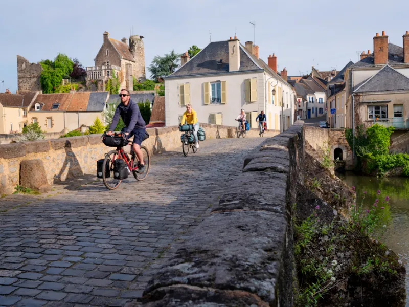 Cyclistes à Beaumont-sur-Sarthe
