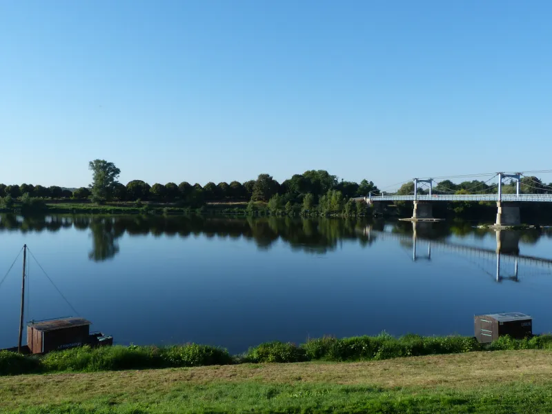 Châteauneuf-sur-Loire, son pont métallique sur la Loire