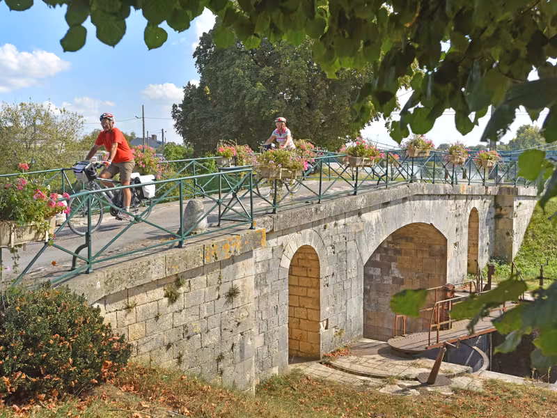 Cyclistes à Chatillon sur Loire