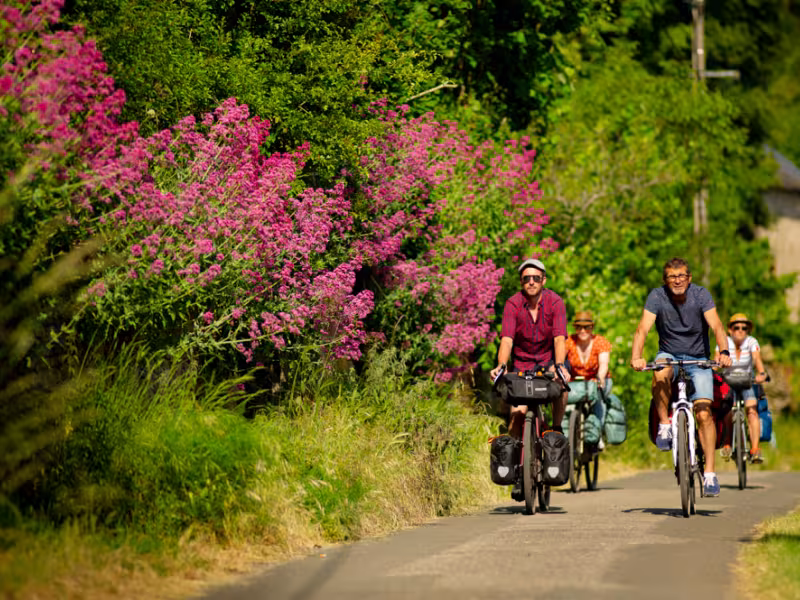 Cyclistes à Fresnay-sur-Sarthe