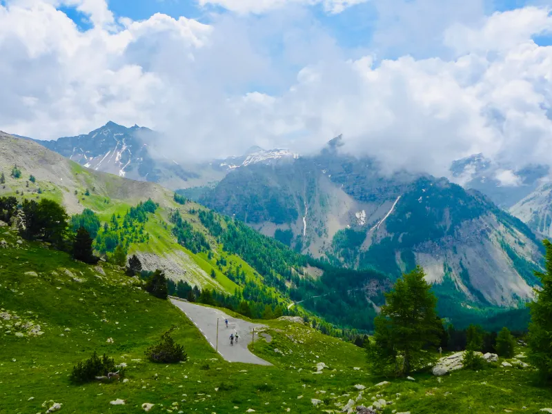 Le Val d'Entrants dans le versant sud du col de la Cayolle