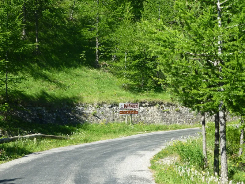 Le col de la Cayolle traverse le Parc National du Mercantour