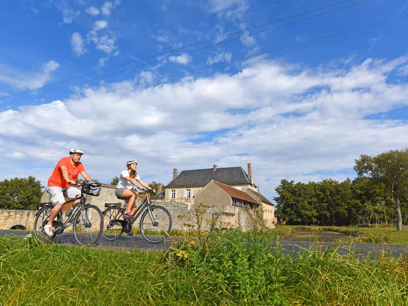 Vélos à Sully la Chapelle