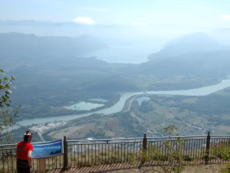 Vue sur le Rhône depuis le belvédère du Fenestré