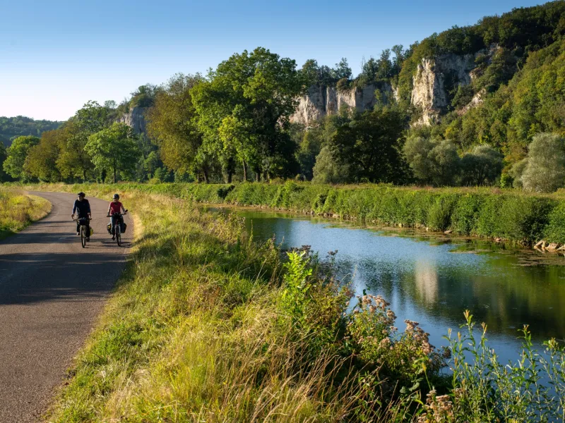 Le Doubs sur l'EuroVelo 6 près de Baume-les-Dames