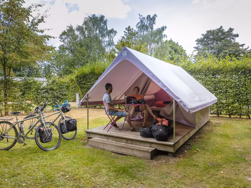 Camping Accueil Vélo avec hutte pour les cyclistes à Jumièges
