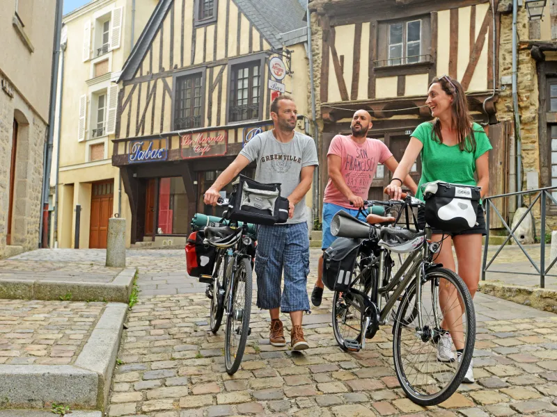 Balade à vélo entre amis à Laval
