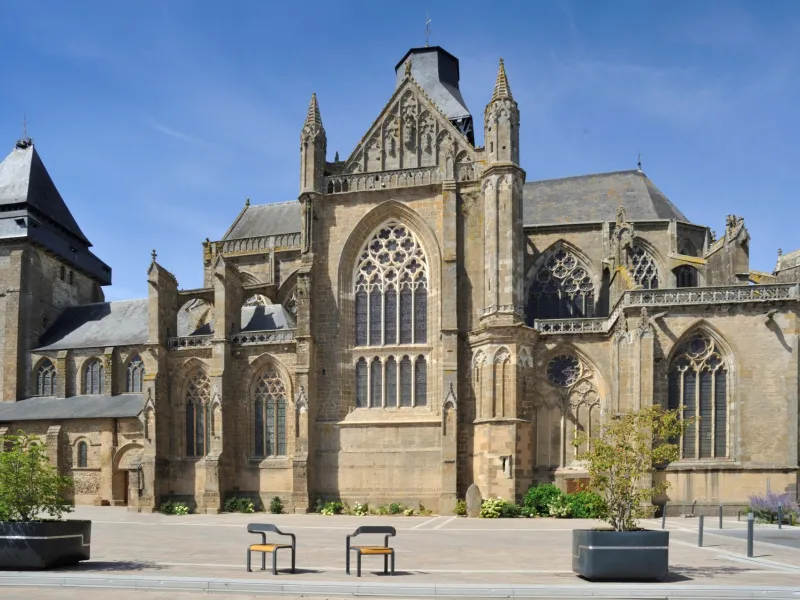Basilique Notre-Dame de l'Epine à Evron