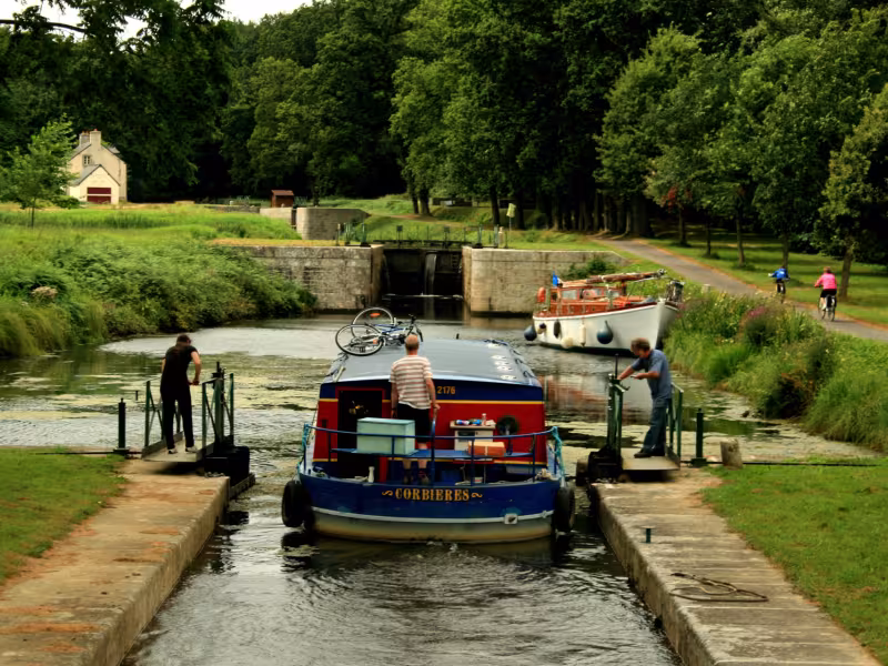 Bief de partage d'Hilvern sur le Canal de Nantes à Brest