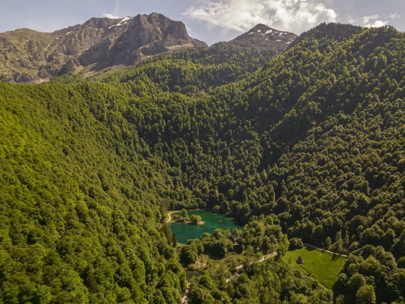 Lac sur la boucle des sabots de Bethmale