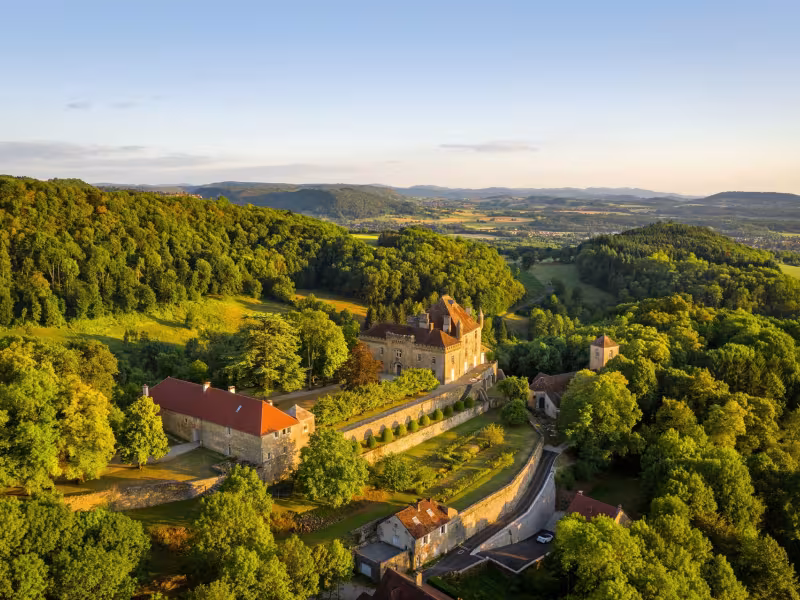 Château de Frontenay, vue drone