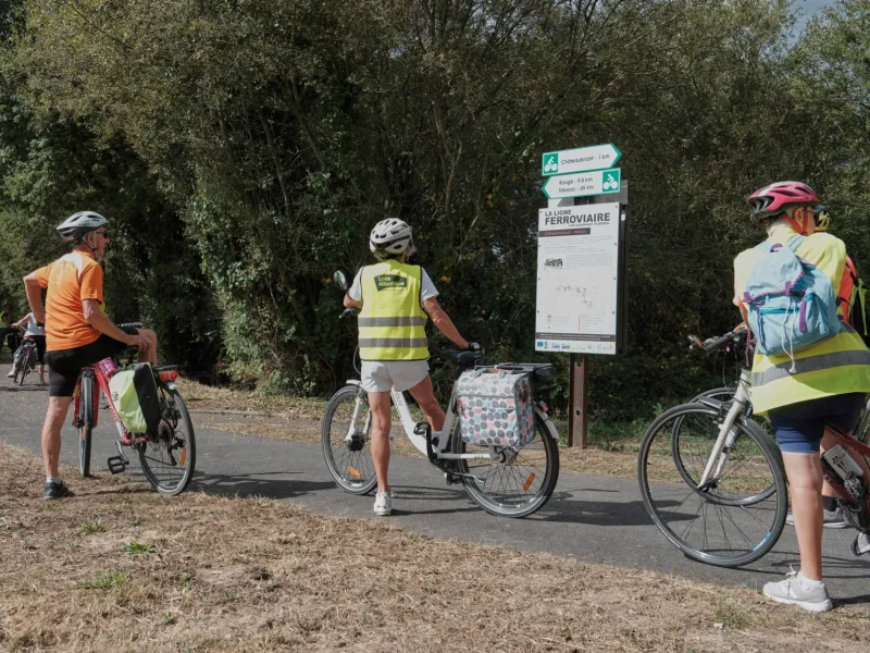 Cycliste sur la voie verte de Châteaubriant